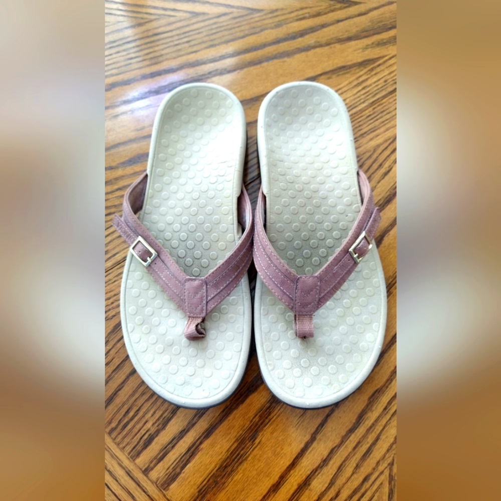 Vionic Women's Flip Flops, Sz 8
